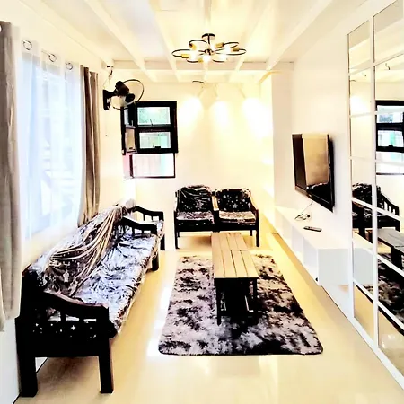 Tagaytay Green Cabin Staycation Free Parking Over10Pax Public Transport Accessible 0101